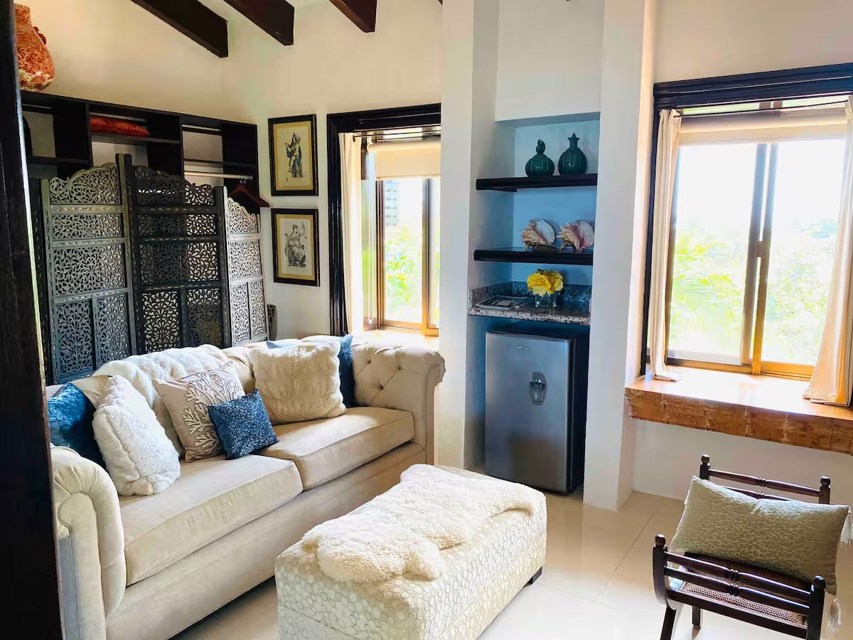 Beond Deluxe Ocean View 2 sitting