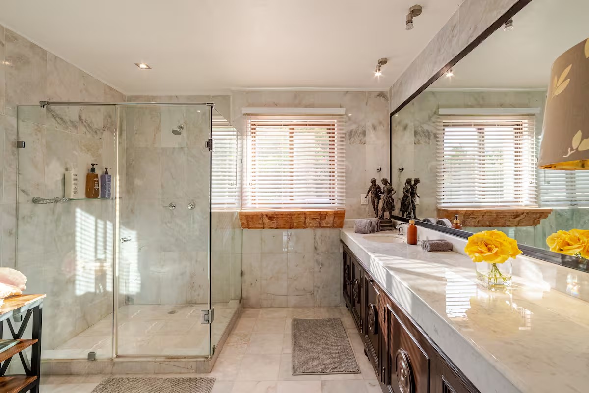 Beond Deluxe Ocean View 1 bathroom